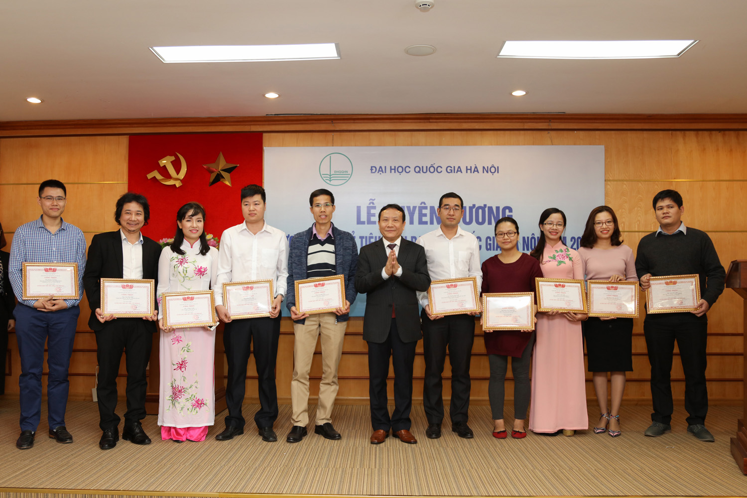 VNU-Guong mat tre tieu bieu Khoa Quantri va Kinhdoanh HSB 4