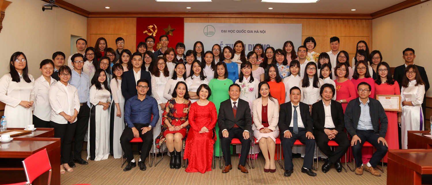 VNU-Guong mat tre tieu bieu Khoa Quantri va Kinhdoanh HSB 5